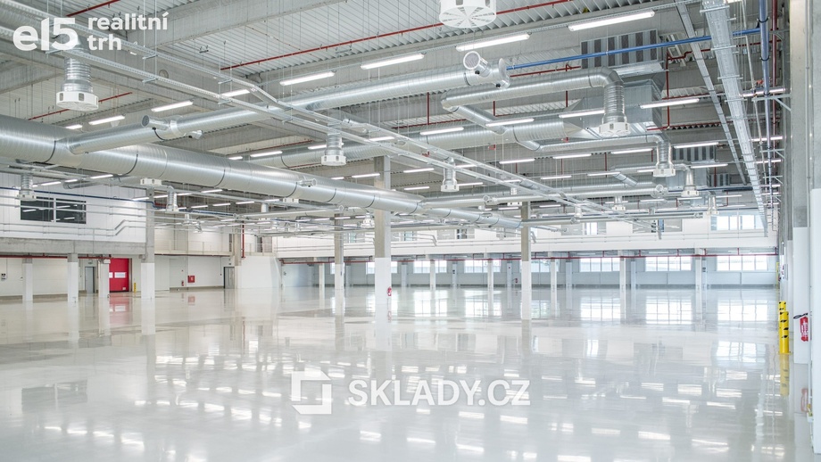 Pronájem skladu 700 m², Nupaky