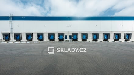 Pronájem skladu 10 000 m², Kladno