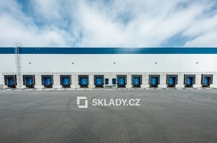 Pronájem skladu 20 000 m², Kladno