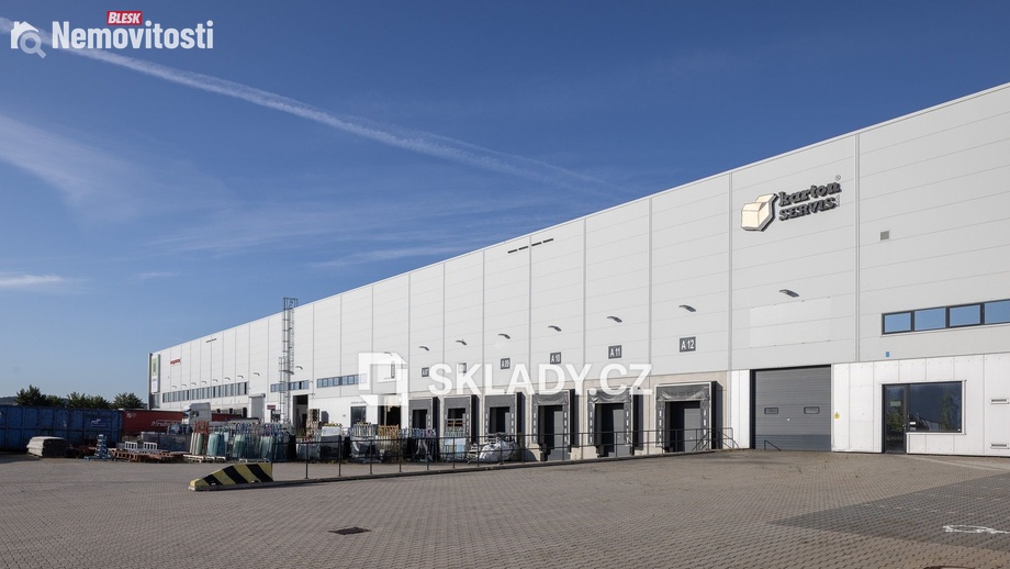 Pronájem skladu 2 157 m², Kozomín