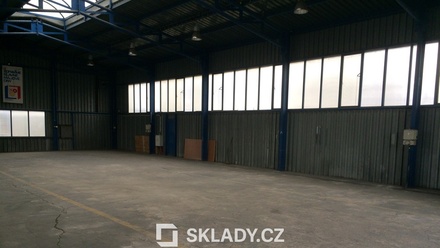 Pronájem skladu 275 m², Žalany