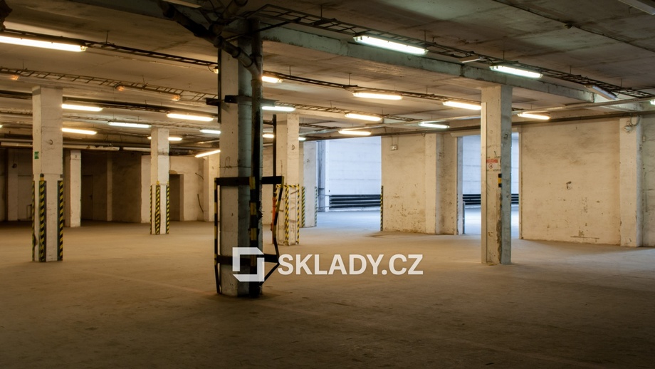 Pronájem sklady, 8 700 m² - Nučice