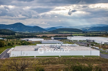 Pronájem skladu 16 000 m², Kadaň