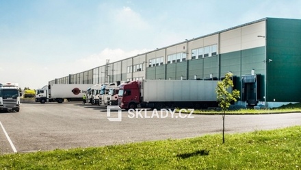 Pronájem skladu 7 000 m², Divišov