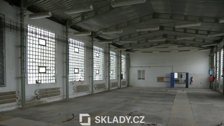 Pronájem skladu 456 m², Žalany