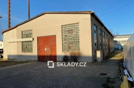 Pronájem skladu 456 m², Žalany