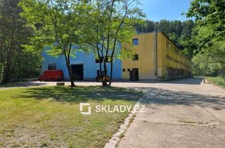 Pronájem skladu 500 m², Hřensko