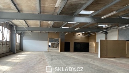 Pronájem skladu 717 m², Měnín