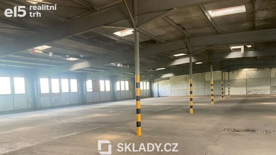 Pronájem skladu 717 m², Měnín