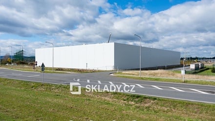 Pronájem skladu 10 000 m², Dolní Ředice