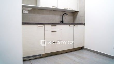 Pronájem kanceláře 329 m², Cheb