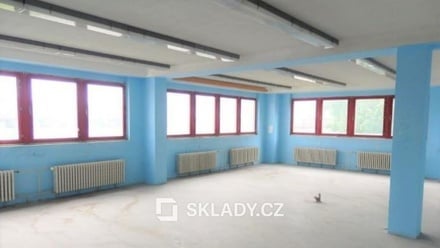 Pronájem kanceláře 1 060 m², Louny