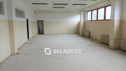 Pronájem kanceláře 1 060 m², Louny