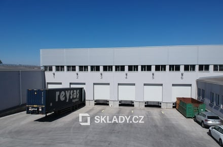 Pronájem skladu 2 000 m², Čelákovice