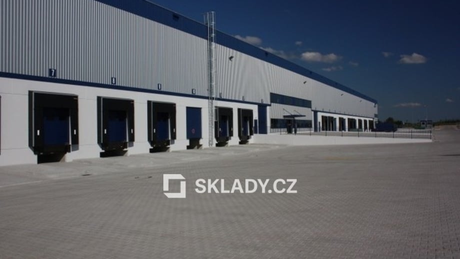 Pronájem skladu 5 600 m², Ostředek