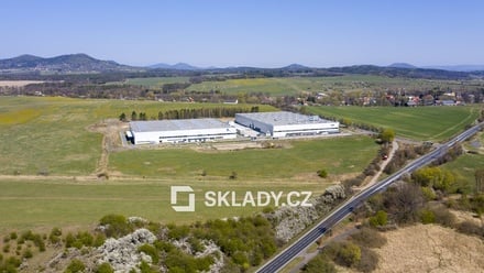 Pronájem skladu 7 000 m², Zákupy