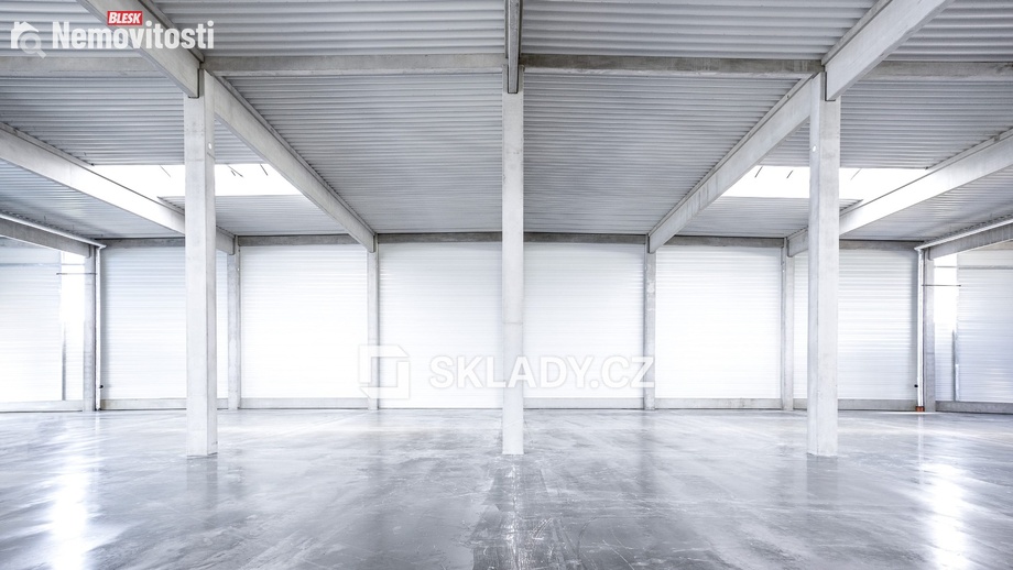 Pronájem skladu 7 000 m², Zákupy