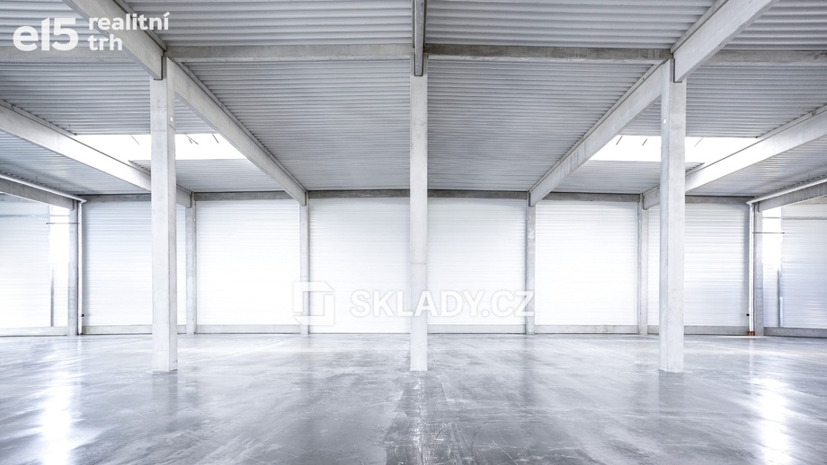 Pronájem skladu 7 000 m², Zákupy