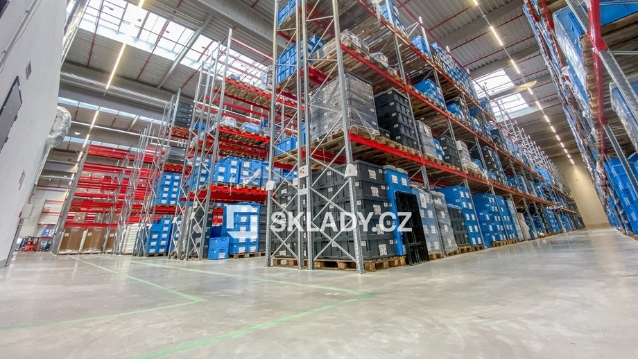 Pronájem skladu 2 500 m², Žatec