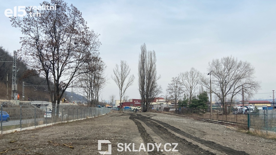 Pronájem komerčního pozemku 3 900 m², Praha
