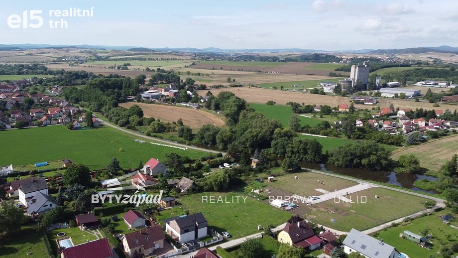 Prodej stavebního pozemku 1 690 m², Chodouň