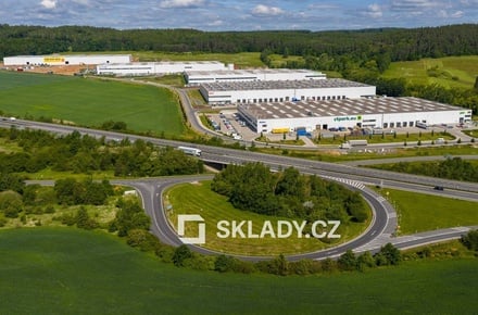 Pronájem skladu 10 000 m², Cerhovice