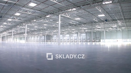 Pronájem skladu 12 000 m², Ostředek