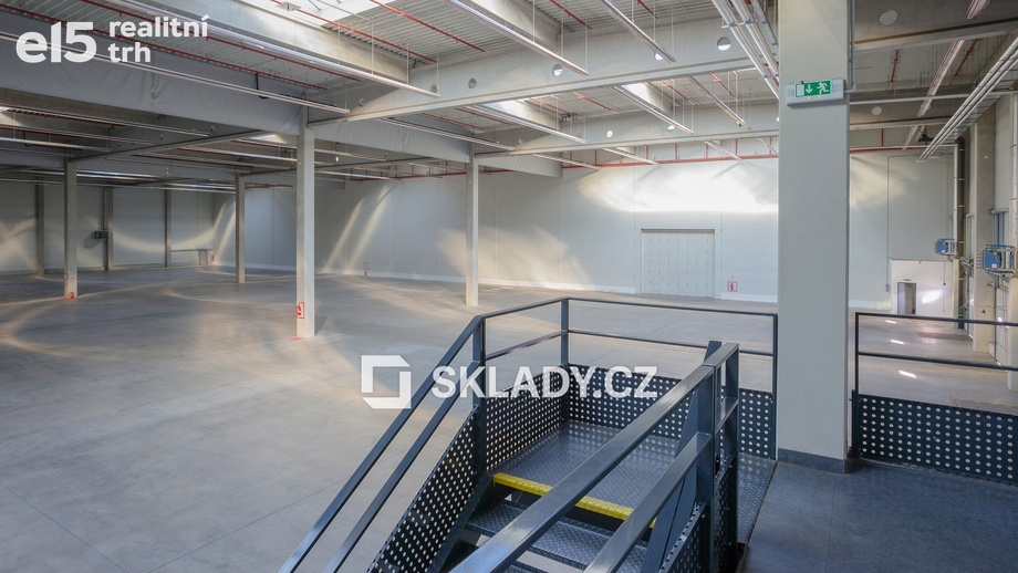 Pronájem skladu 8 712 m², Most