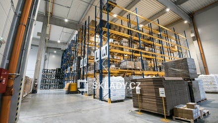 Pronájem skladu 1 500 m², Nivnice