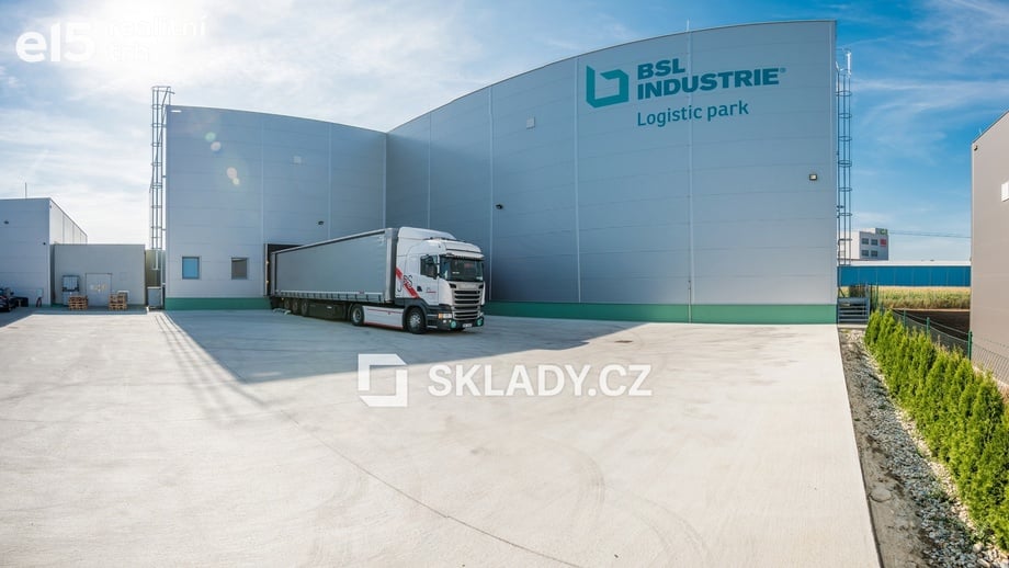 Pronájem skladu 1 500 m², Nivnice