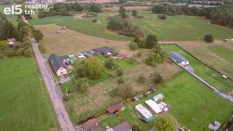 Prodej stavebního pozemku 3 235 m², Netvořice