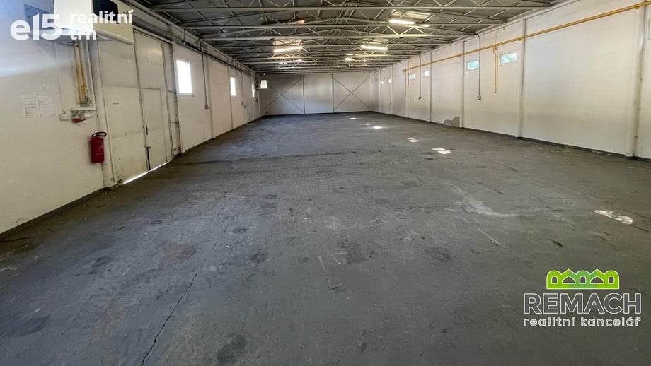 Pronájem skladu 300 m², Moravský Písek