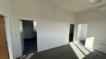 Pronájem kanceláře 69 m², Praha - Hloubětín