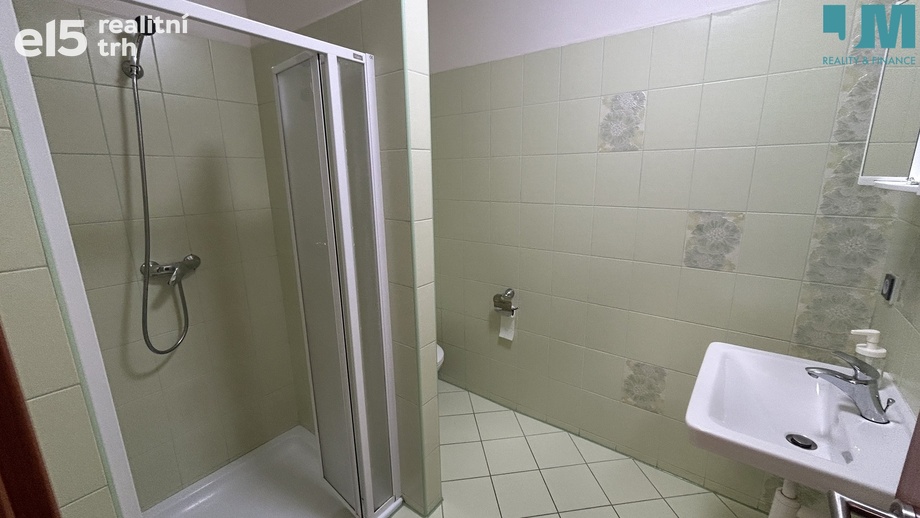 Pronájem bytu 1+kk 30 m², Dačice III