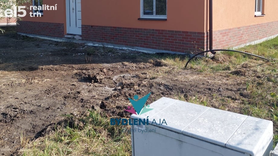Prodej rodinného domu 180 m², Srbice