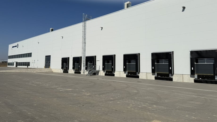 Pronájem skladu 3 000 m², Holubice