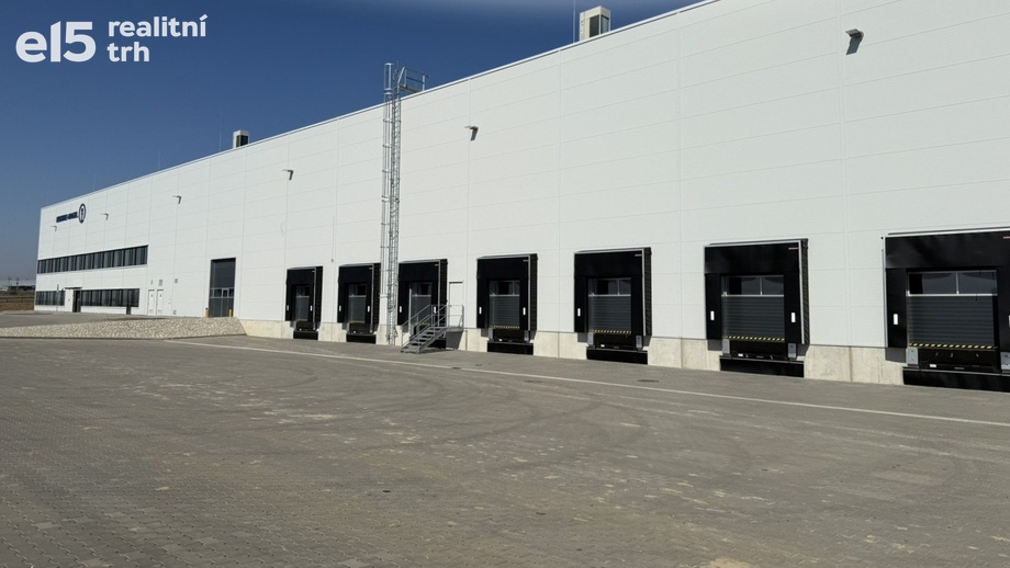 Pronájem skladu 3 000 m², Holubice