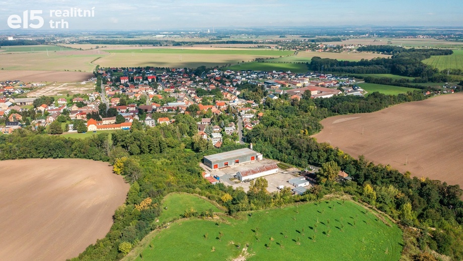 Prodej pozemky pro komerční výstavbu, 18 816 m² - Veleň