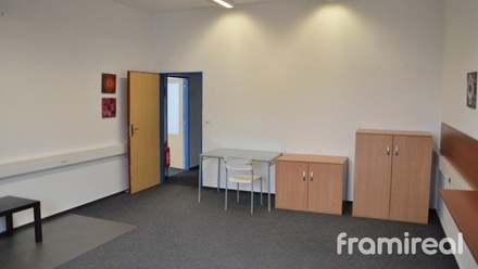 Pronájem kanceláře 72 m², Střelice