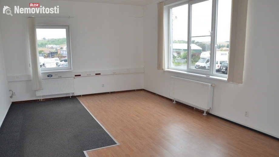 Pronájem kanceláře 72 m², Střelice