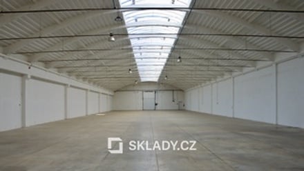 Pronájem skladu 1 150 m², Rousínov