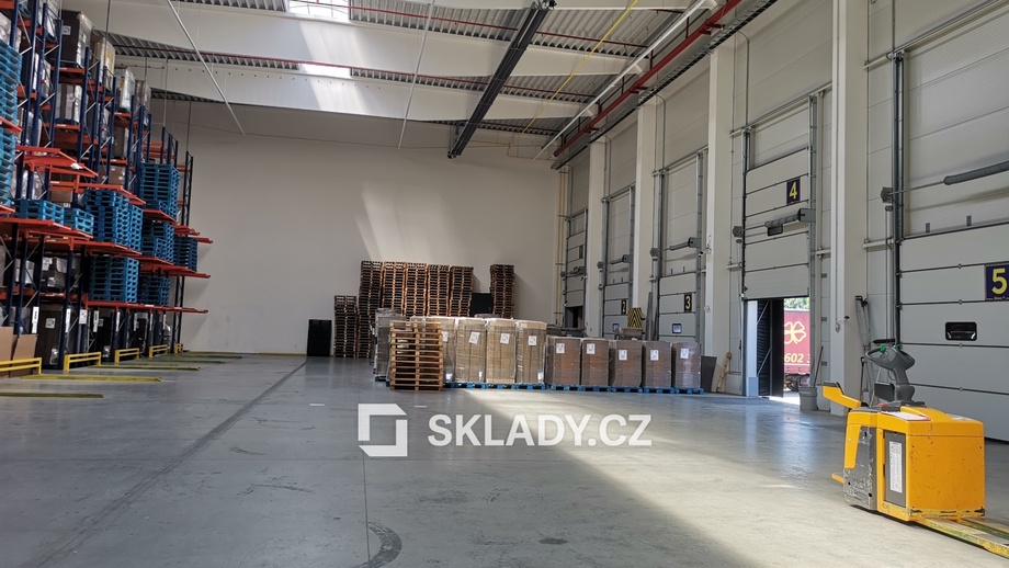 Pronájem sklady, 2 000 m² - Chlumec - Český Újezd