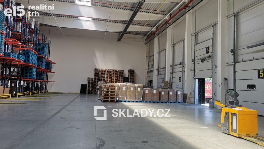 Pronájem skladu 2 000 m², Chlumec - Český Újezd