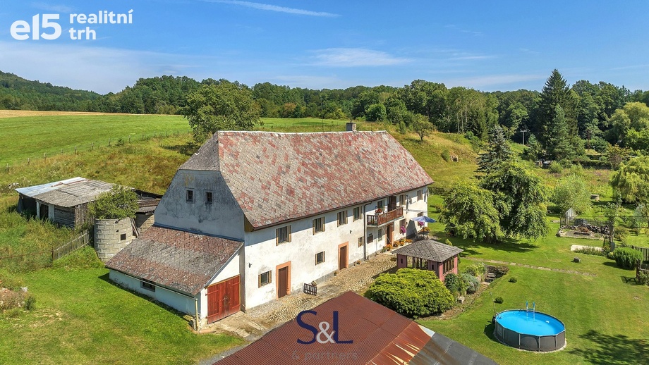 Prodej rodinné domy, 350 m² - Velenice