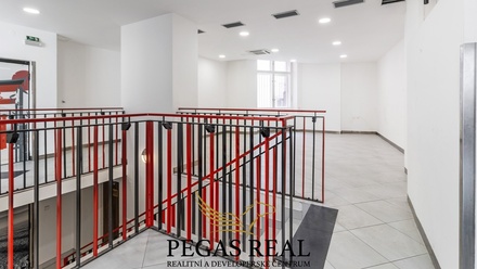 Pronájem obchodního prostoru 135 m², Brno-město