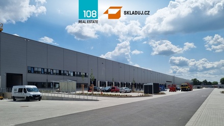Pronájem skladu 7 800 m², Pardubice