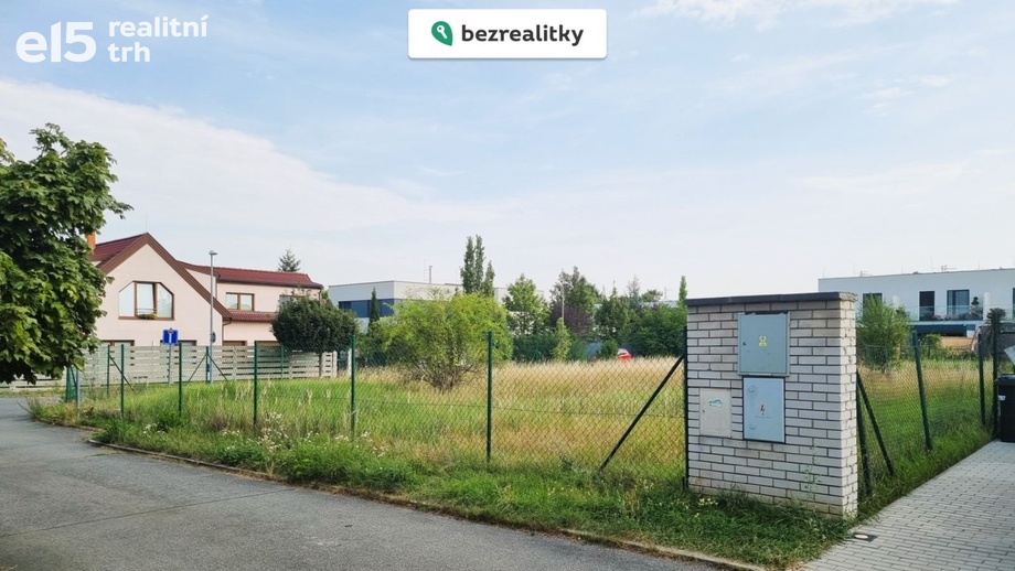 Prodej stavebního pozemku 855 m², Praha - Dolní Chabry