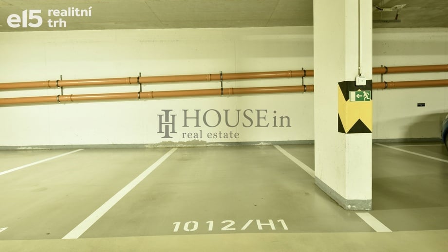 Prodej garážové stání, 12 m² - Praha - Vysočany