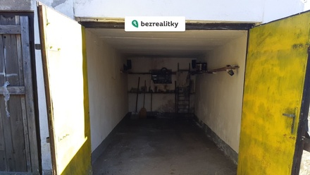 Prodej garáže 14 m², Praha - Michle