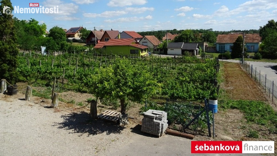 Prodej stavebního pozemku 302 m², Bulhary